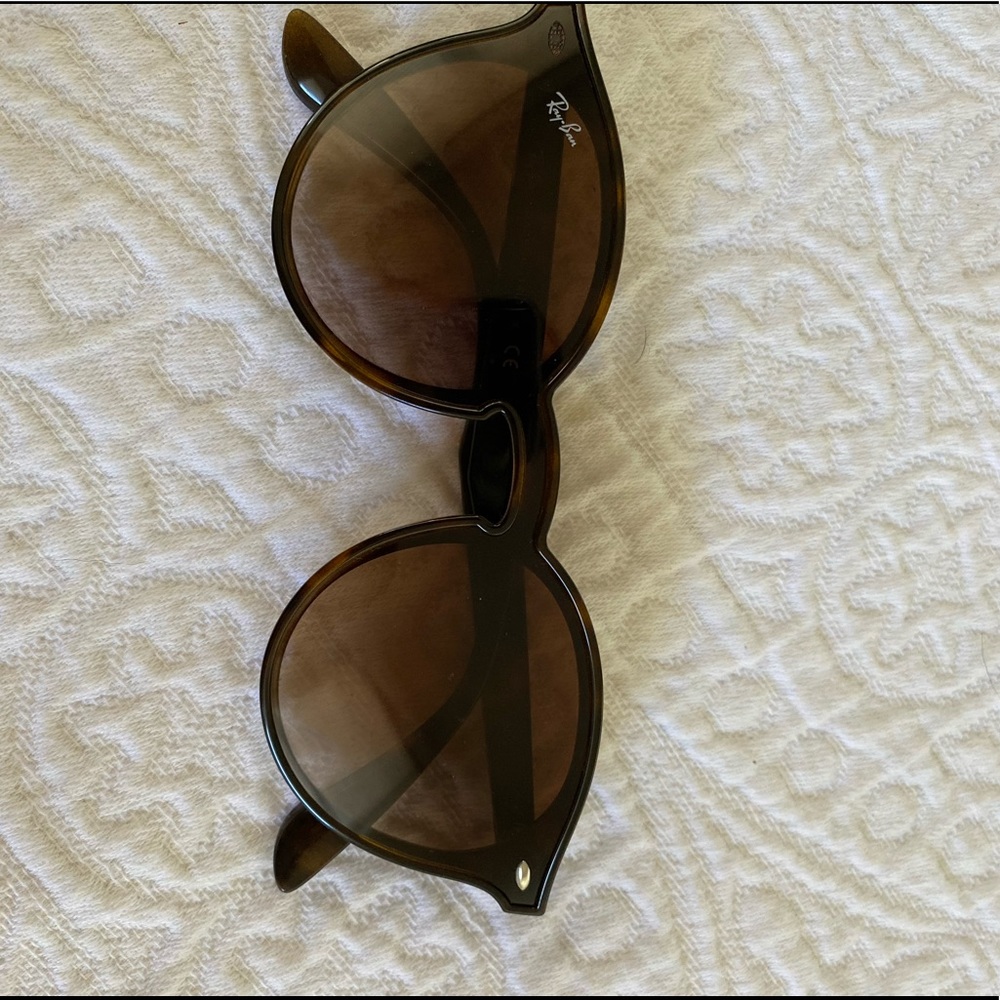 Authentic Ray ban RB2180